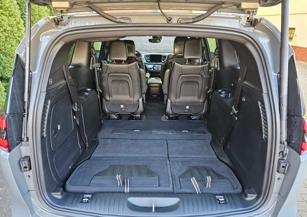 Chrysler Pacifica cena 231117 przebieg: 28268, rok produkcji 2021 z Jarosław małe 436